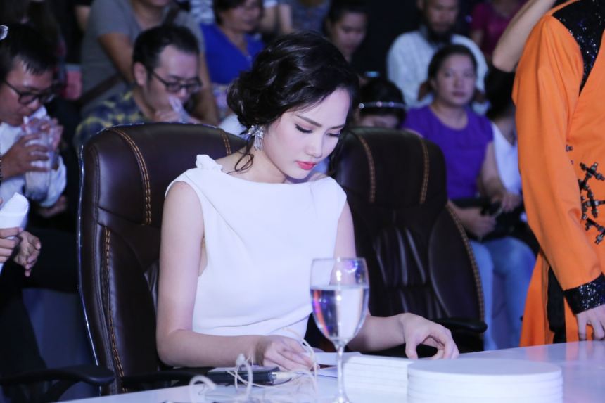 Hoa hậu Đông Nam Á Diệu Linh tự tin trên ghế giám khảo - Ảnh 6