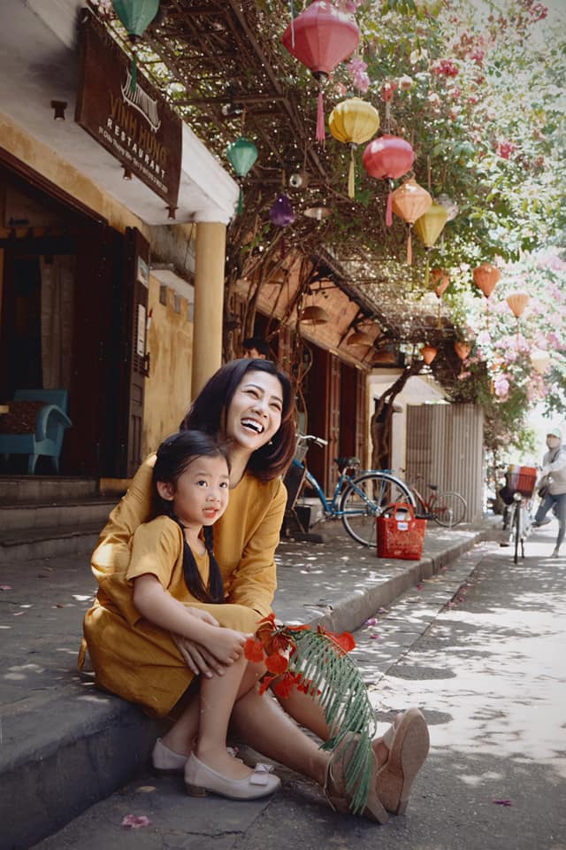 Con gái cố diễn viên Mai Phương càng lớn càng giống mẹ, 8 tuổi đã biết làm người mẫu nhí - Ảnh 1
