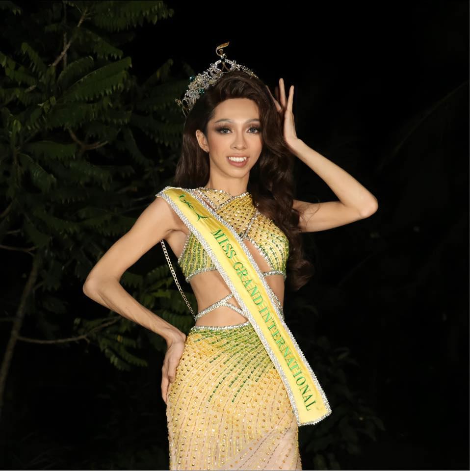Phiên bản 'pha kè' của Hoa hậu Thùy Tiên vào quán net chơi game, nhan sắc gây sốc hơn cả bản chính - Ảnh 2