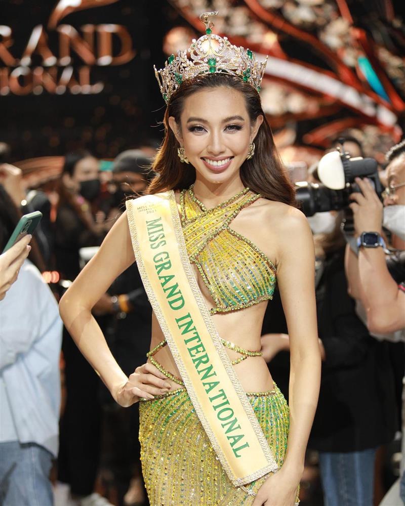 Phiên bản 'pha kè' của Hoa hậu Thùy Tiên vào quán net chơi game, nhan sắc gây sốc hơn cả bản chính - Ảnh 6