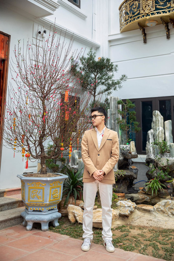Cận cảnh 'ngôi nhà to đùng' Hòa Minzy mới xây cho bố mẹ ruột ở Bắc Ninh - Ảnh 2