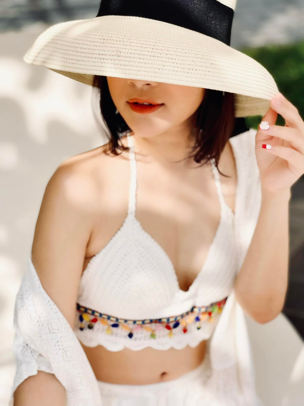 Minh Hương 'Nhật ký Vàng Anh' diện bikini trắng khoe nhan sắc gợi cảm khiến cư dân mạng đồng loạt đổ gục - Ảnh 6