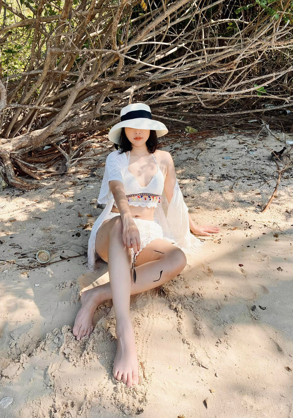 Minh Hương 'Nhật ký Vàng Anh' diện bikini trắng khoe nhan sắc gợi cảm khiến cư dân mạng đồng loạt đổ gục - Ảnh 8