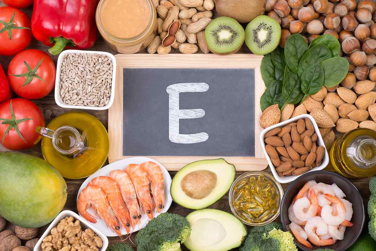 Vitamin E giúp bảo vệ cơ thể phụ nữ khỏi những nỗi lo về sức khỏe và duy trì nhan sắc  - Ảnh 2