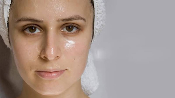 Nếu da liên tục đổ dầu khiến bạn ái ngại thì bạn rất cần những bí quyết kiểm soát da nhờn siêu hữu hiệu này - Ảnh 1