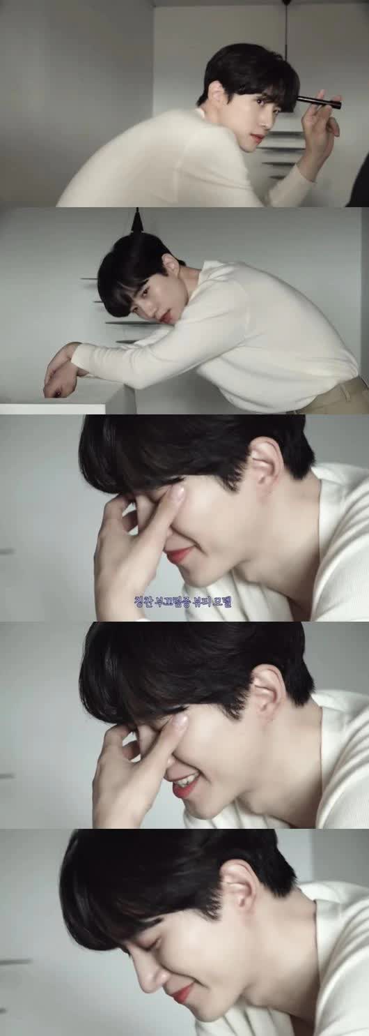Lee Jun Ho (2PM) ngại ngùng vì được khen, tiết lộ bí quyết cực đơn giản để sở hữu làn da đẹp - Ảnh 1