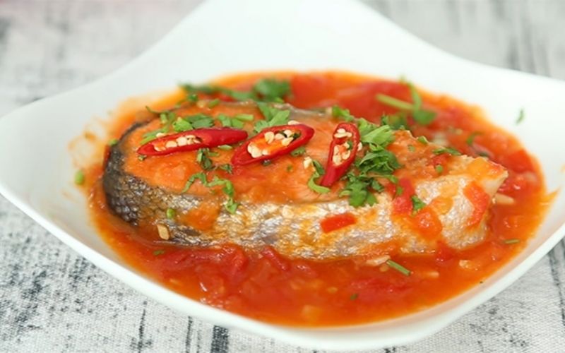 Cách làm cá hồi sốt cà chua thơm ngon, giàu dinh dưỡng tại nhà - Ảnh 1