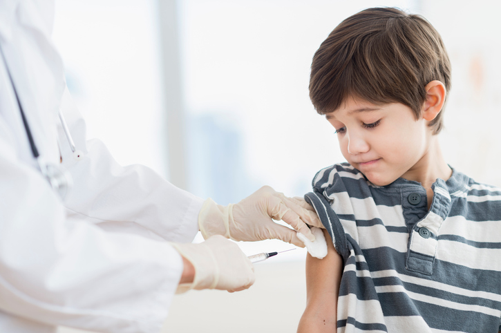 Trẻ em nên ăn gì trước và sau khi tiêm Vắc xin COVID-19? Đây là những gì chuyên gia y tế khuyến nghị cho các phụ huynh - Ảnh 3