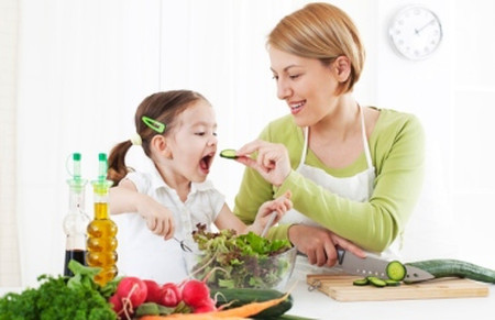 Trẻ em nên ăn gì trước và sau khi tiêm Vắc xin COVID-19? Đây là những gì chuyên gia y tế khuyến nghị cho các phụ huynh - Ảnh 8