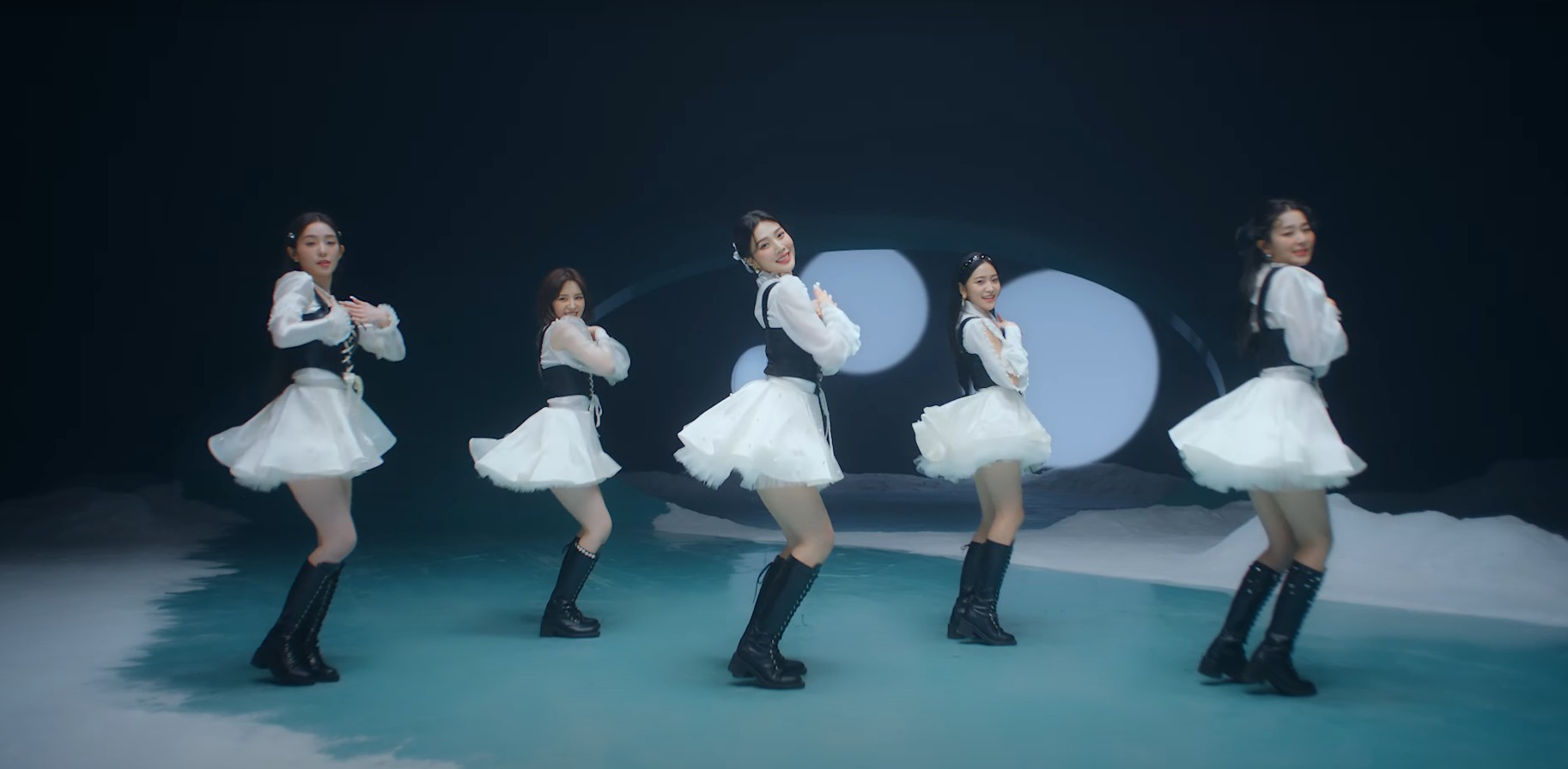 Red Velvet chính thức comeback, netizen trầm trồ trước nhan sắc lên hương của 5 cô nàng 'Nhung đỏ' - Ảnh 6