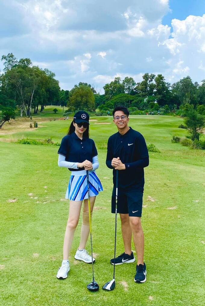 Thời trang đi chơi golf nổi bật của các cặp đôi Vbiz - Ảnh 4