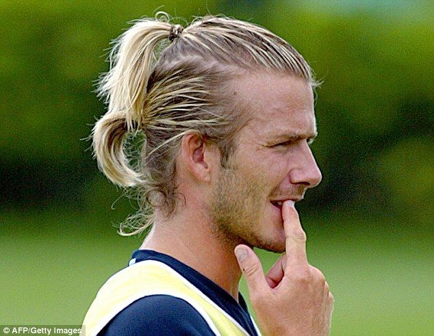 Kiểu tóc của David Beckham theo năm tháng, minh chứng cho việc đẹp trai dù có cạo trọc đầu vẫn đẹp - Ảnh 4