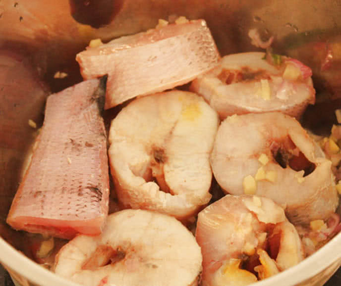 Cách nấu canh chua cá lóc thơm ngon, đậm đà hương vị miền Tây sông nước - Ảnh 2