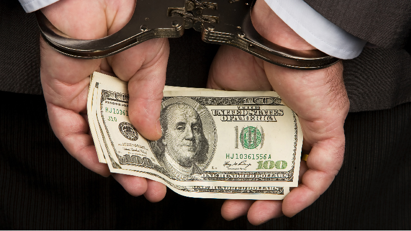 Dùng máy in phun in tiền giả trả cho gái mại dâm vì không đủ tiền, người đàn ông nhận kết đắng 3 năm 6 tháng tù - Ảnh 2