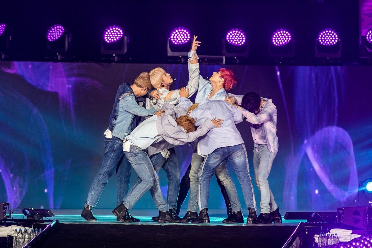 Trước thềm MAMA 2018, BTS bất ngờ gặp tai nạn giao thông ngay sau concert tại Đài Loan - Ảnh 4