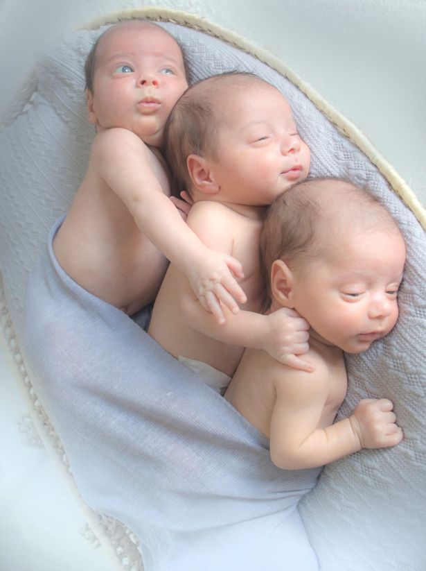 Từng bị kết luận vô sinh, cặp vợ chồng bất ngờ sinh 3 em bé giống hệt nhau - Ảnh 2