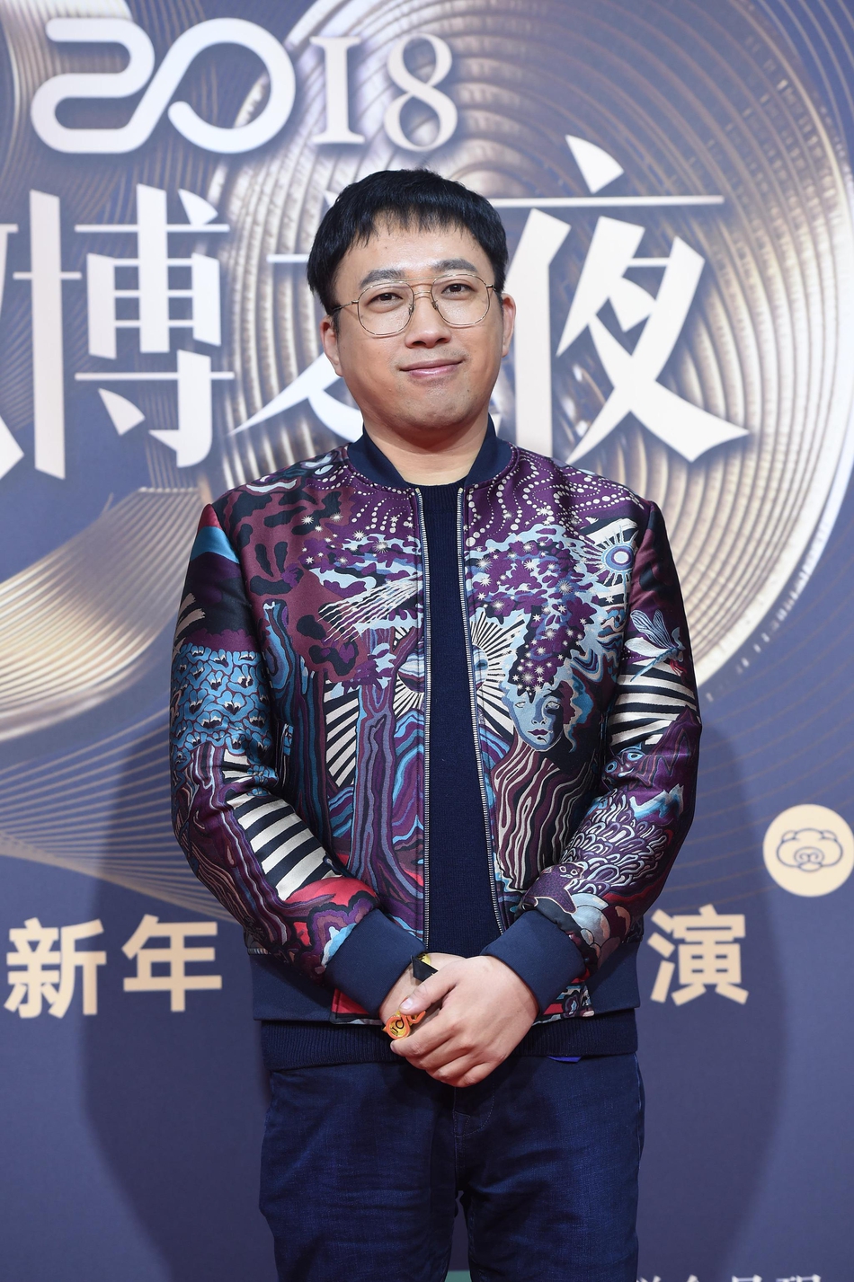 Xa Thi Mạn, Tần Lam, Tôn Di, Địch Lệ Nhiệt Ba lộng lẫy trên thảm đỏ 'Đêm hội Weibo' - Ảnh 7