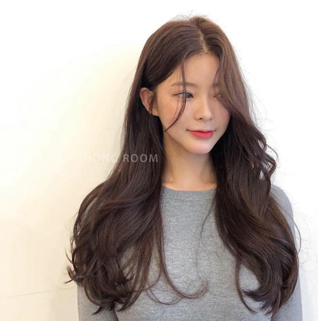 Đi đâu cũng thấy tóc ngắn, hãy làm bản thân nổi bật với kiểu tóc tỉa tầng, uốn xoăn bồng bềnh mà quý cô Hàn Quốc đang lăng xê này - Ảnh 2