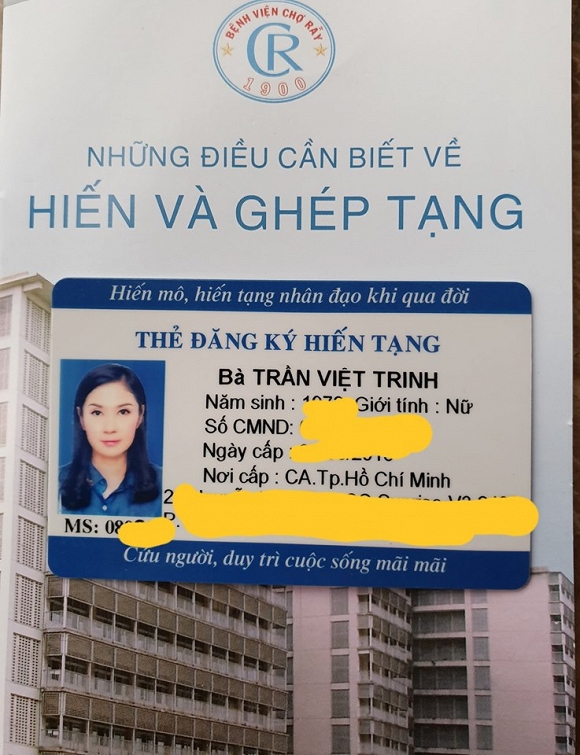 Vừa nhận thẻ đăng ký hiến tạng, Việt Trinh nghẹn ngào: 'Cám ơn Ba Mẹ đã cho con hình hài này' - Ảnh 2