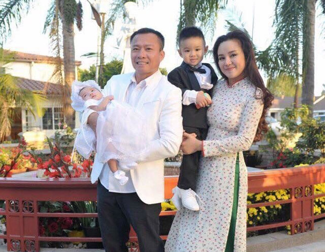 Sau nhiều năm chung sống, Vy Oanh bất ngờ tung ảnh cưới đẹp như cổ tích với chồng đại gia hơn 15 tuổi - Ảnh 9