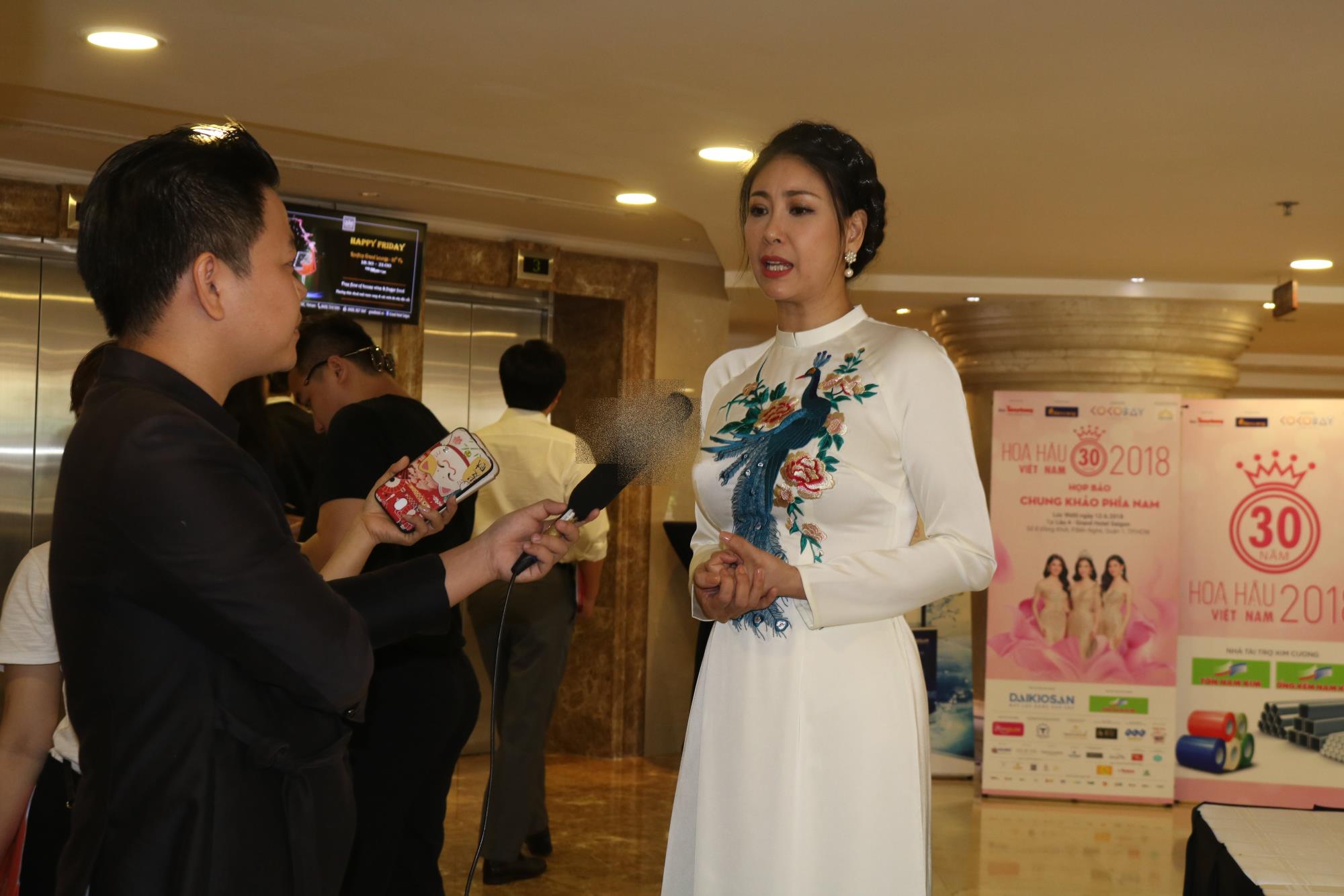 Hoa hậu Hà Kiều Anh: ‘Hoa hậu không thể chân vòng kiềng, lưng dài, chân đi cà kheo...’ - Ảnh 1
