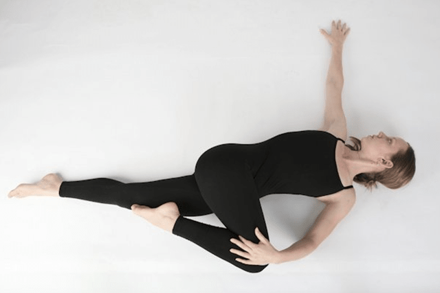Tập Yoga tại nhà với bài tập đơn giản cho người mới bắt đầu - Ảnh 1