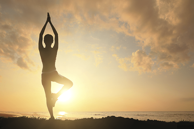Tập Yoga tại nhà với bài tập đơn giản cho người mới bắt đầu - Ảnh 11