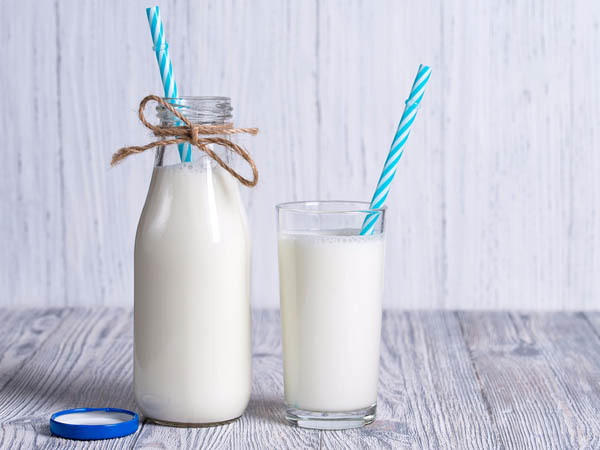 Chuẩn bị mang thai nên uống ít sữa tách kem (sữa ít béo)