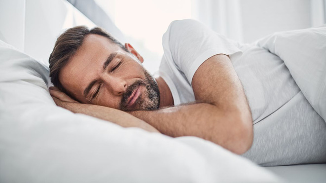 Cách ngủ này dễ sinh ra nhiều bệnh: Phân tích của chuyên gia sẽ khiến bạn giật mình - Ảnh 1