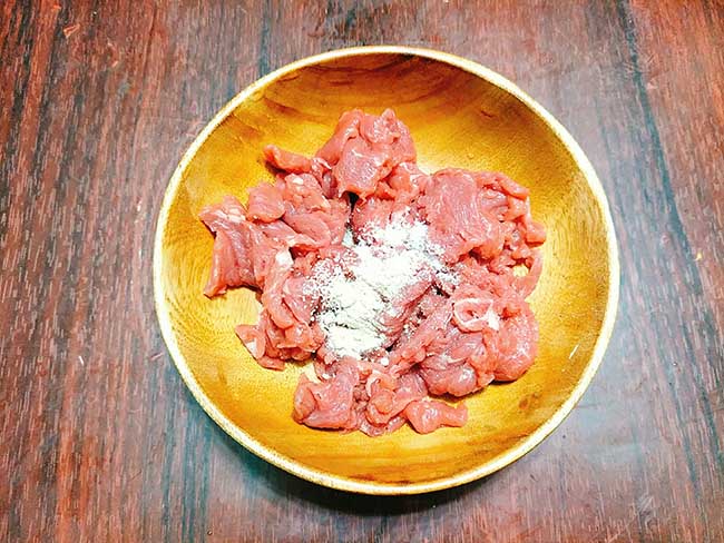 Đổi bữa với rau càng cua trộn thịt bò ngọt mát - Ảnh 3
