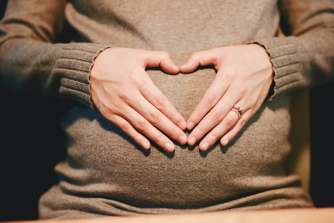 Chuyên gia gợi ý cách phòng tránh 5 vấn đề khiến các mẹ bầu khó chịu nhất trong thai kì - Ảnh 2