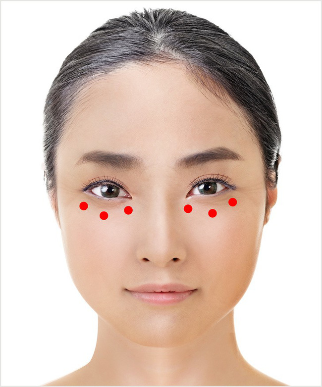 Học phụ nữ Nhật ấn vào các điểm này quanh đôi mắt mỗi ngày, nếp nhăn, quầng thâm hay bọng mắt đều biến mất - Ảnh 4