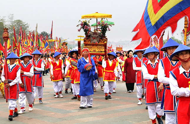 Lễ rước kiệu là một trong những nghi thức chính trong ngày giỗ tổ vua Hùng