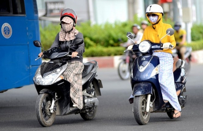 Sài Gòn mùa nắng nóng: Đừng dại mà ra đường vào khung giờ này kẻo đột quỵ lúc nào không hay - Ảnh 3