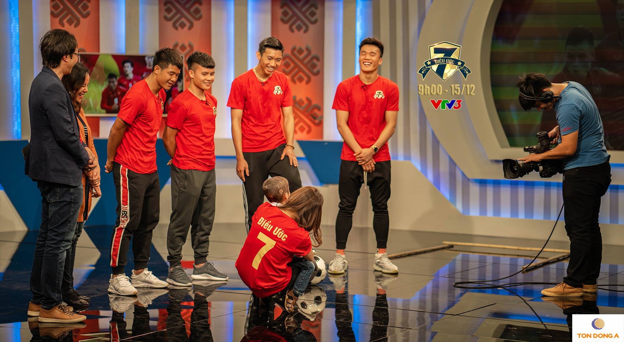 Đức Chinh, Quang Hải rơi lệ trước trận chung kết AFF Cup: ‘Chúng em sẽ chiến đấu hết mình để cố gắng mang cúp vàng về’ - Ảnh 3