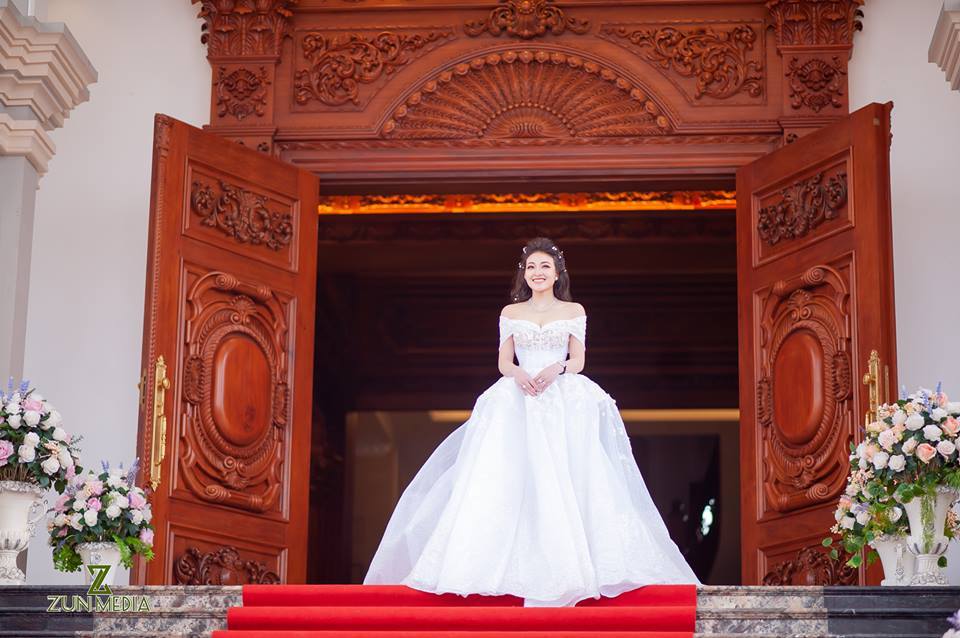 Lâu đài của đại gia Nam Định có con gái đeo vàng trĩu cổ ngày cưới - Ảnh 10