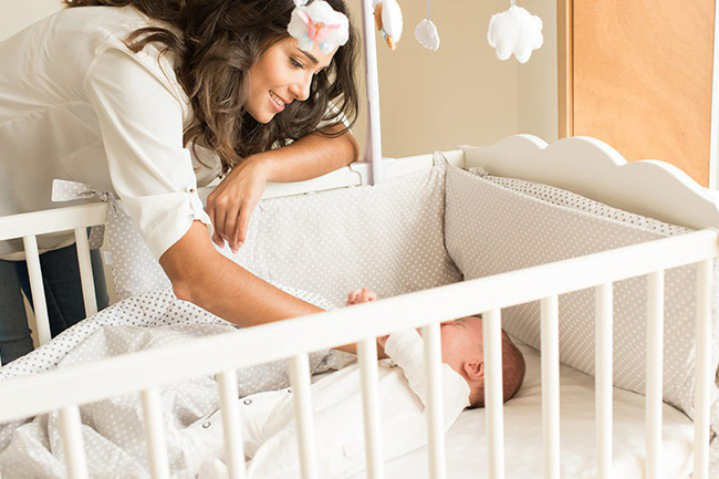 Mách cha mẹ một số cách cực đơn giản giúp trẻ sơ sinh ngủ ngoan một mình trong cũi từ khi mới lọt lòng - Ảnh 6