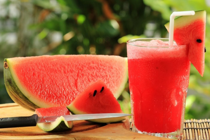 Uống loại nước ép trái cây này vào ngày hè, vừa chống nắng vừa làm đẹp da  - Ảnh 2