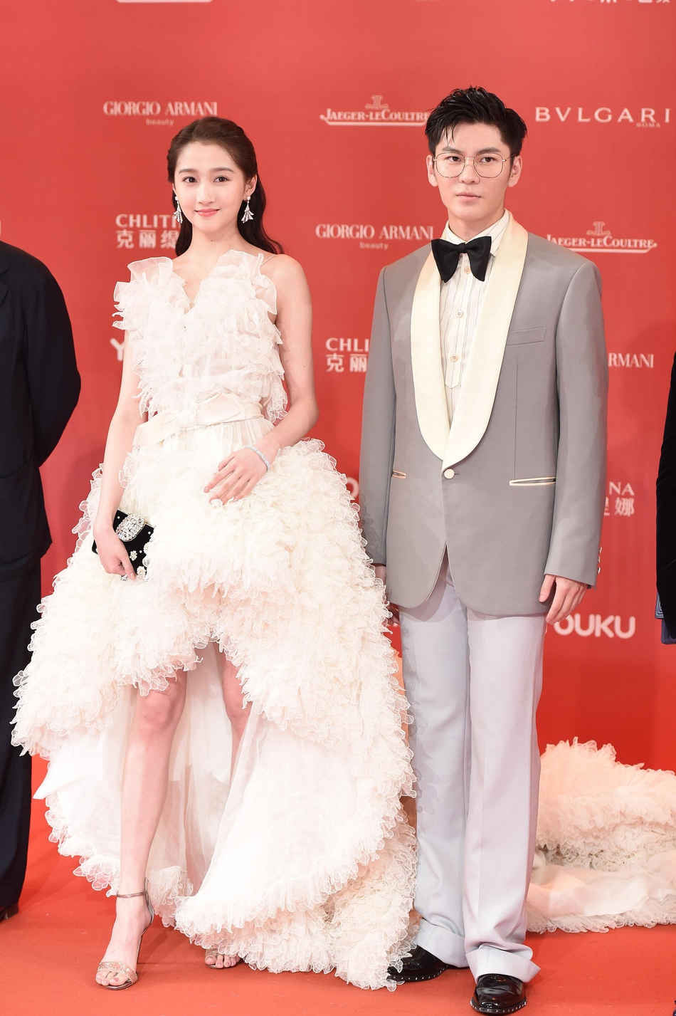 Dàn mỹ nhân Hoa ngữ đọ sắc trên thảm đỏ Liên hoan phim Thượng Hải 2019 - Ảnh 5