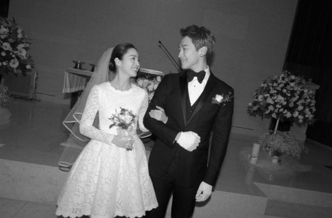 Không chỉ quyền lực, vợ chồng Kim Tae Hee - Bi Rain còn giàu 'nức đố đổ vách', hai cô con gái chính là thiên kim tiểu thư hạng nhất xứ Hàn - Ảnh 1