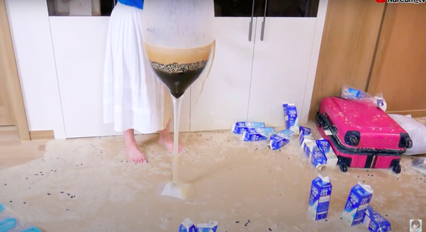 Làm trà sữa trân châu khổng lồ giống Bà Tân Vlog, Youtuber người Hàn lại có cái kết khiến dân mạng cười xỉu: Dọn nhà đến ốm luôn quá! - Ảnh 3