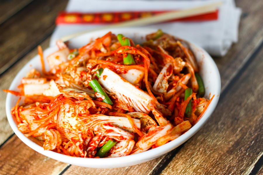 Chẳng cần đến nhà hàng, bạn vẫn có thể thưởng thức món kim chi Hàn Quốc ngon đúng chuẩn với cách làm này - Ảnh 1