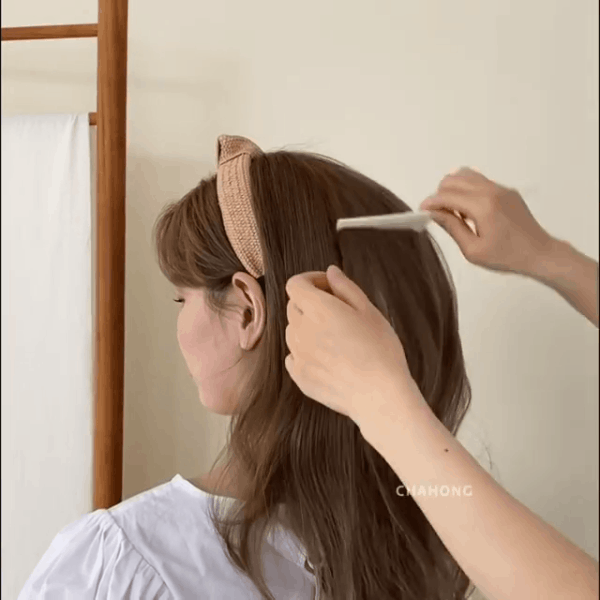 4 cách làm tóc siêu dễ giúp bạn trông không bị 'thắm thơm' khi dùng loạt phụ kiện tóc hot hit hiện nay - Ảnh 3