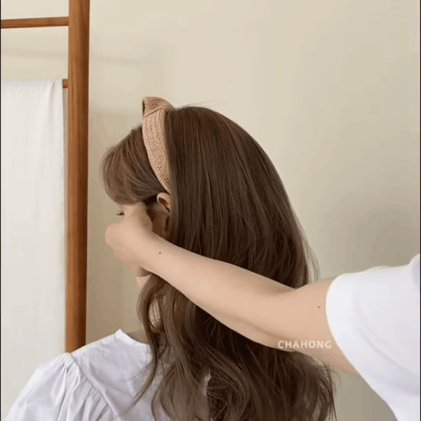 4 cách làm tóc siêu dễ giúp bạn trông không bị 'thắm thơm' khi dùng loạt phụ kiện tóc hot hit hiện nay - Ảnh 4
