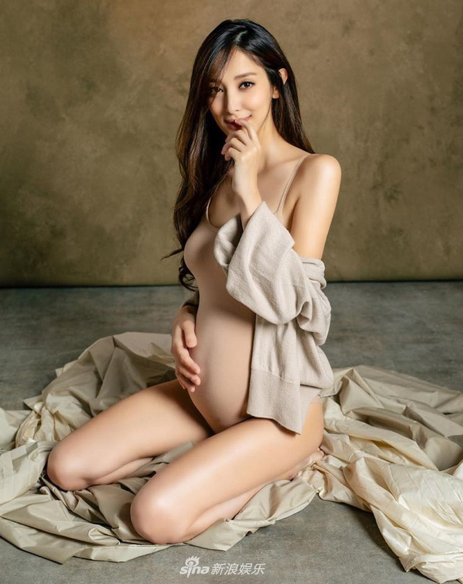 Hoa hậu Hong Kong khiến con trai vua sòng bài Macau say đắm ngày càng gợi cảm khi mang bầu - Ảnh 10