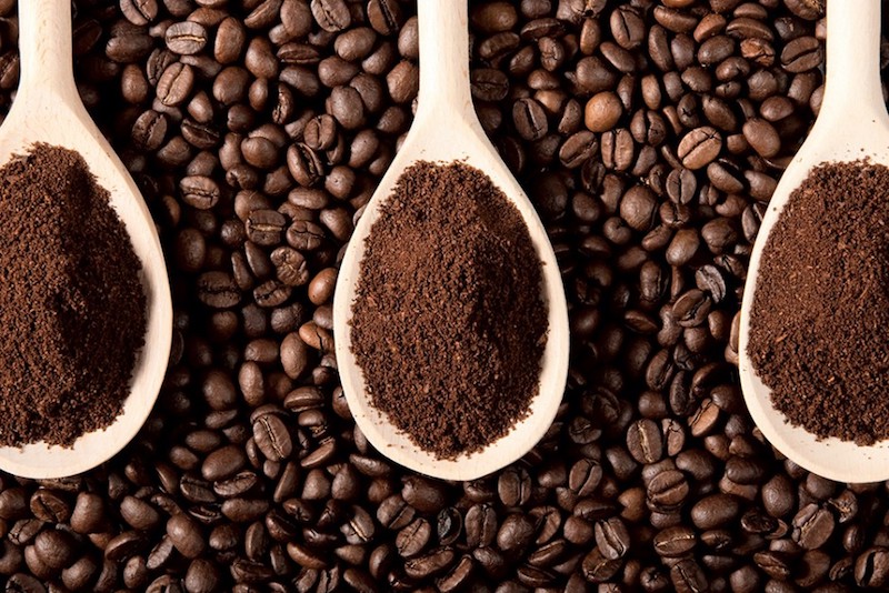 Cách phân biệt cà phê thật cực đơn giản, không còn nỗi lo mua nhầm hàng kém chất lượng tẩm nhuộm pin độc hại - Ảnh 4