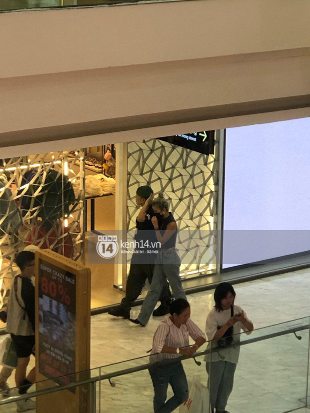 Độc quyền: Quỳnh Anh Shyn và bạn trai tin đồn 'đánh lẻ' ở trung tâm thương mại, còn khoác vai tình tứ - Ảnh 3