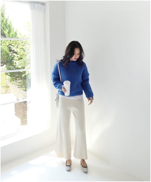 Áo len dáng rộng: Món đồ mặc đẹp vạn năng của nàng công sở - Ảnh 3