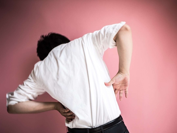 Đau vùng thắt lưng có thể là dấu hiệu cảnh báo một trong những vấn đề sức khỏe nguy hại sau - Ảnh 1