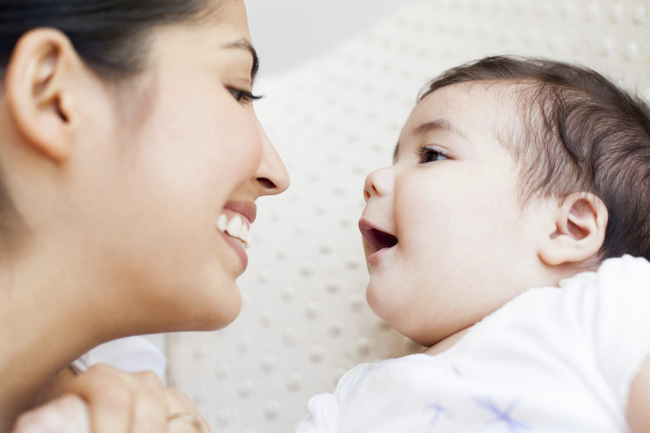 Những giai đoạn tập nói của trẻ và cách phát hiện sớm để giảm nguy cơ trẻ chậm nói các mẹ nên lưu ý nhé - Ảnh 5